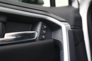 SUV Toyota RAV4 8 av 22