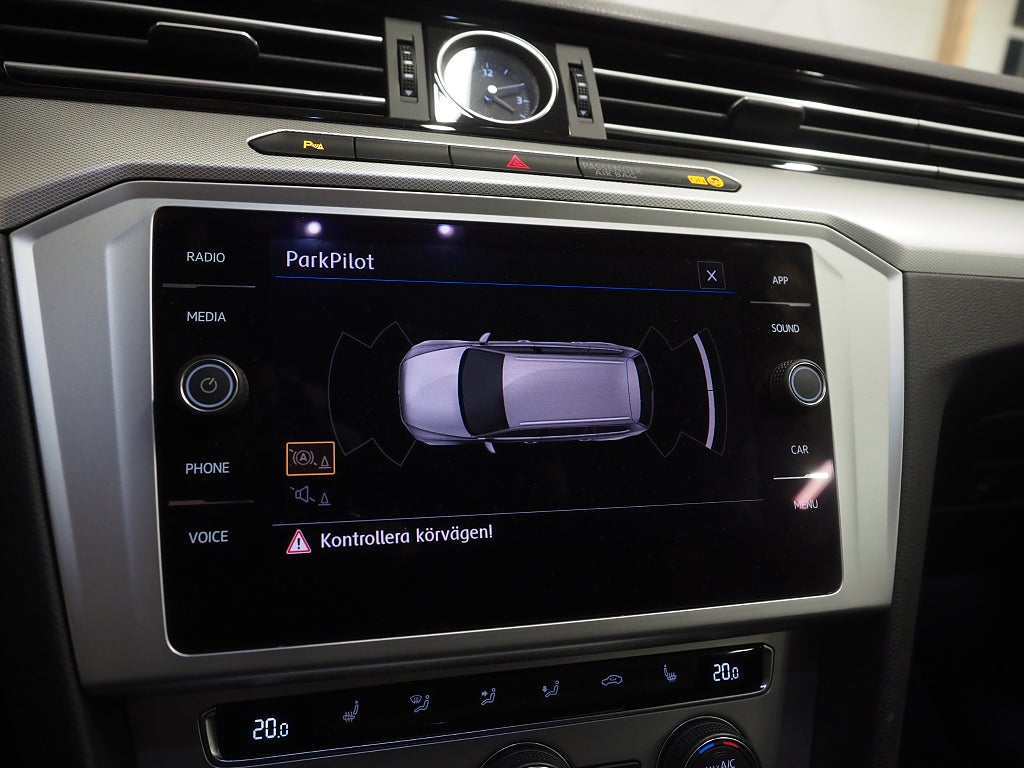 Volkswagen Passat SC 1.5 TSI 150hk Cockpit P-Sensorer 2019