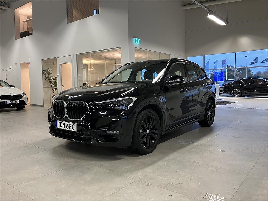 BMW X1 xDrive25e Model Sport Navi HUD PDC 18 Drag BSI