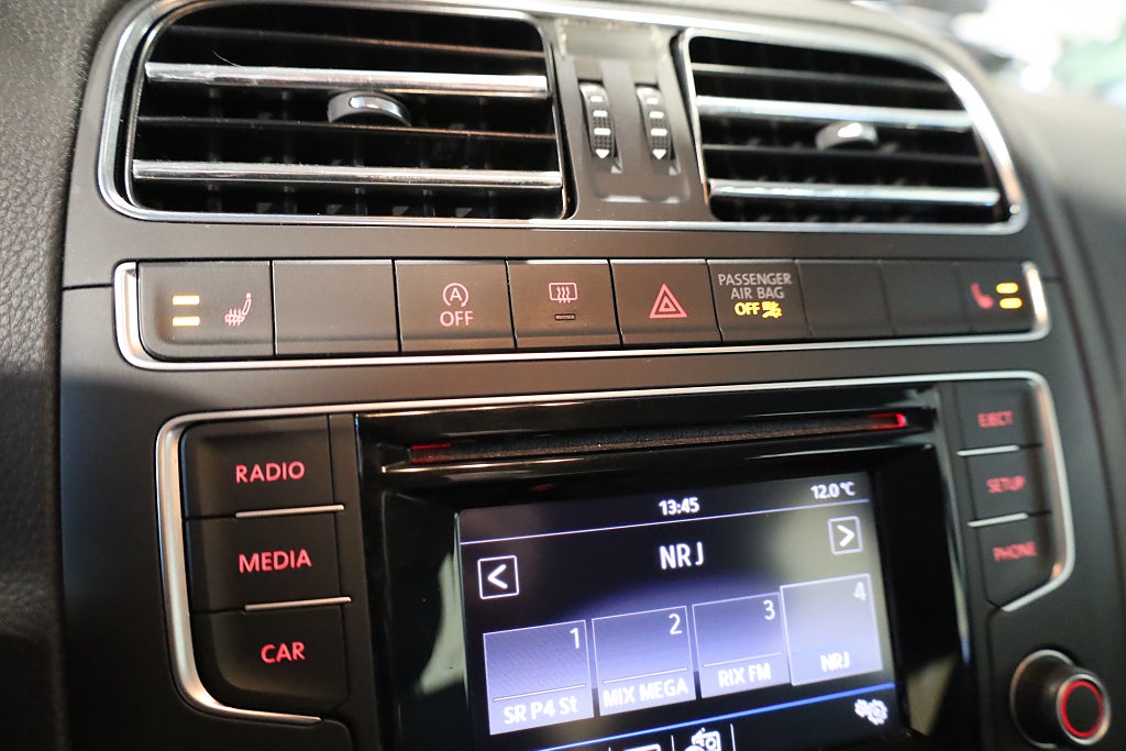 Volkswagen Polo 5-dörrar 1.2 TSI M-Värme Blåtand Nyservad 2017