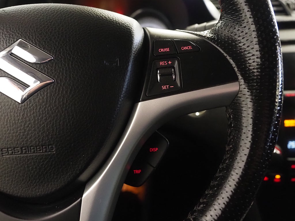 Suzuki Kizashi 2.4 VVT 4WD CVT 178hk | Taklucka | Skinn | 2011