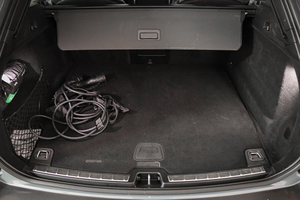 Volvo XC60 II Recharge T8 AWD R-Design Polestar Pano B&W HuD