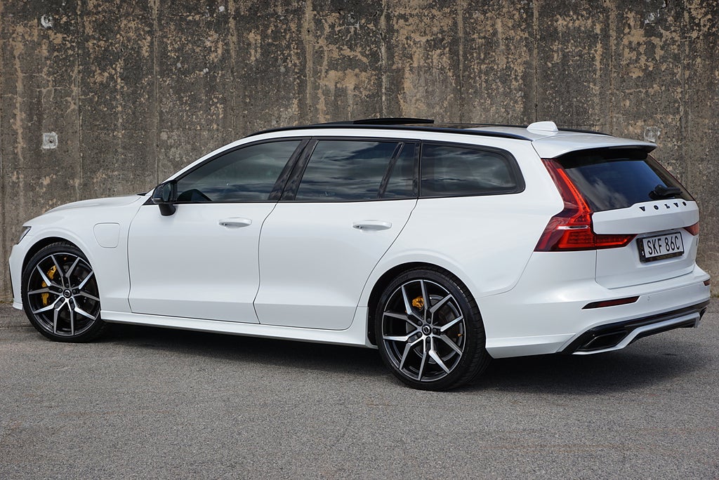 Volvo V60 T8 AWD Polestar Engineered|2900Mil|B&W|Pano|HuD|Drag|