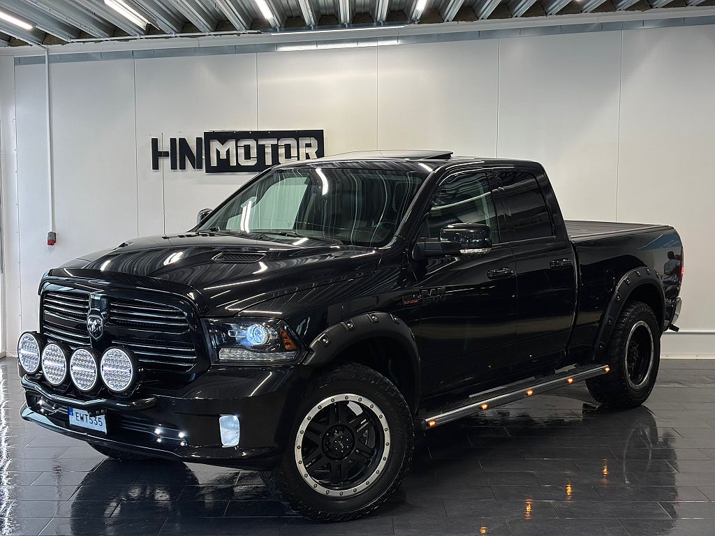RAM 1500 Quad Cab 5.7 V8 HEMI 4x4 |MOMS|TakL|BakFlip|BKam|NyBess