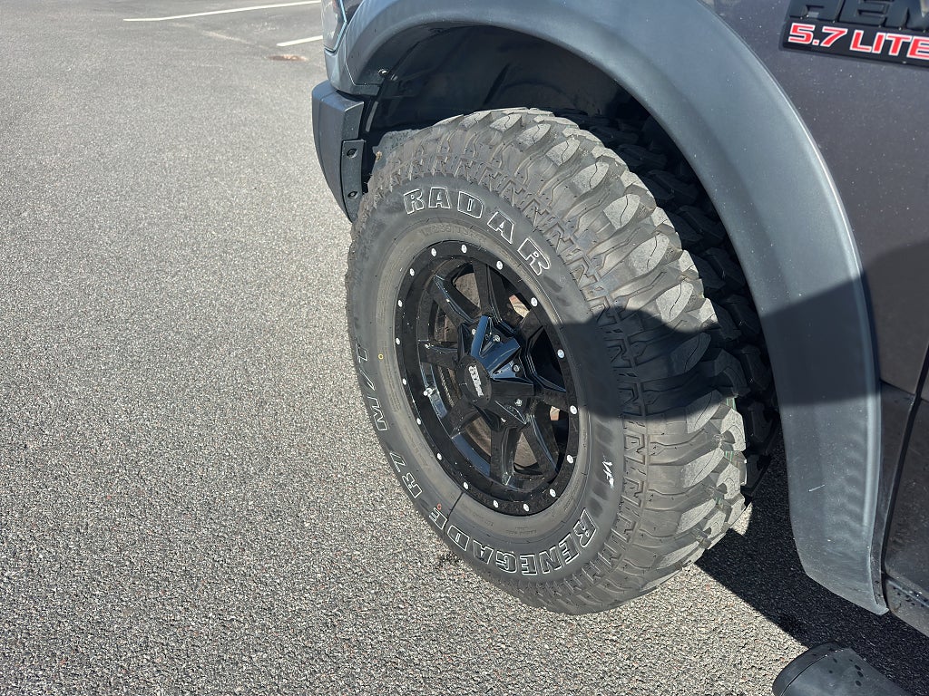 Dodge Ram 1500 Rebel 5,7 L Mkt fin o låga mil 4 X 4  394 hk - bild 9