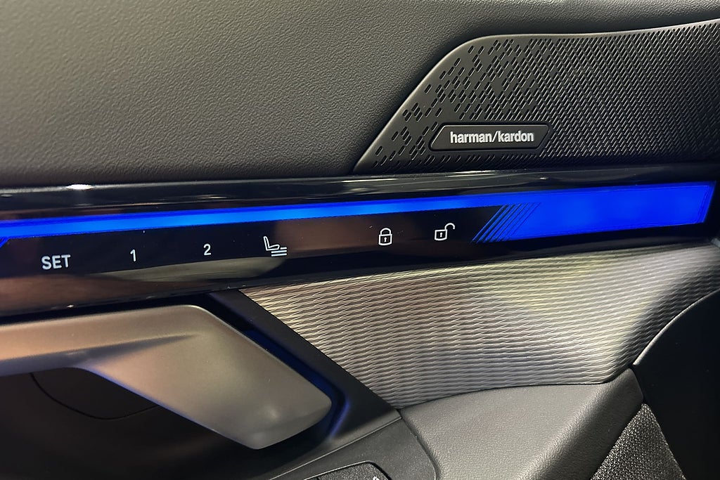 BMW i5 eDrive40 Touring M-sport Pro / Panorama Comfortpkt /