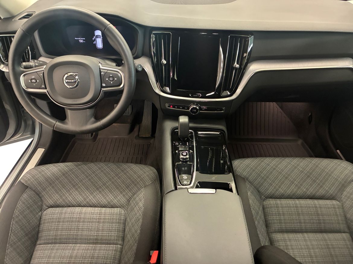 Volvo V60 T6 Core Bright 2025, bild 7/39