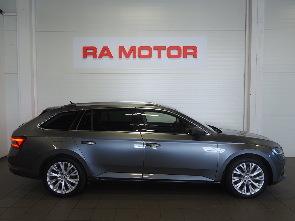 Skoda Superb iV 1.4 TSI iV 218hk Style | Drag | Värmare | Cockpit | 2023