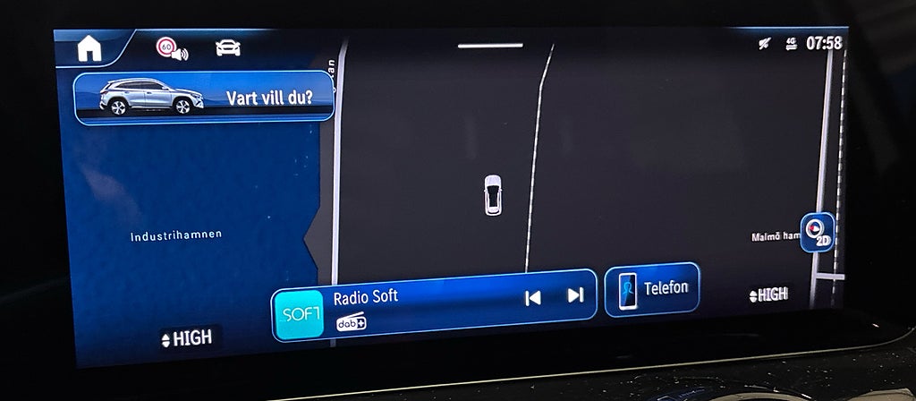 Mercedes-Benz GLA 200 AMG Line Premium - bild 8