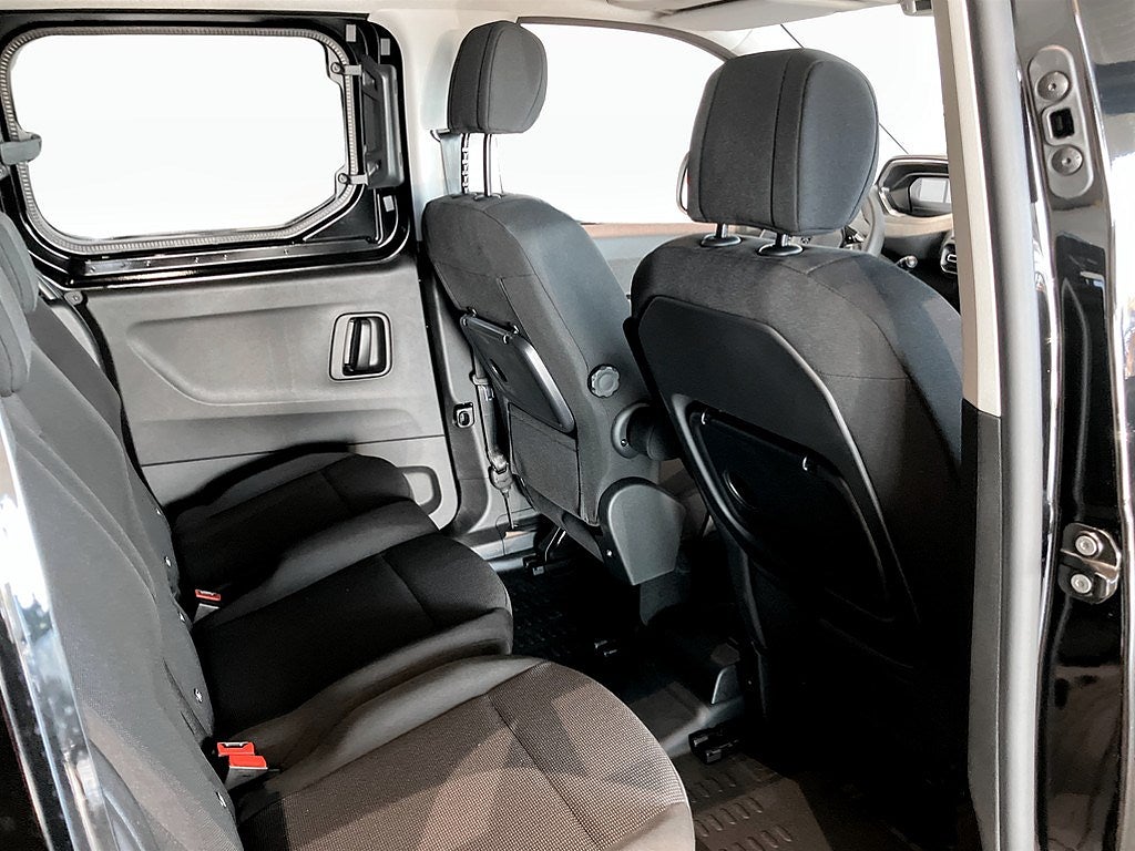Bild på Peugeot Partner Crew cab 1.5 BHDi 130hk Aut L2 - B-KAMERA, DRAG