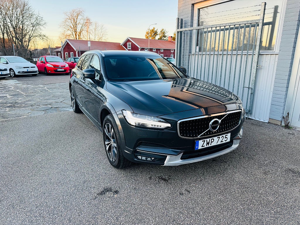 Volvo V90 Cross Country D4 190HK AWD AUT ADVANCED SE II / DRAG / NAVI / VÄRMARE 