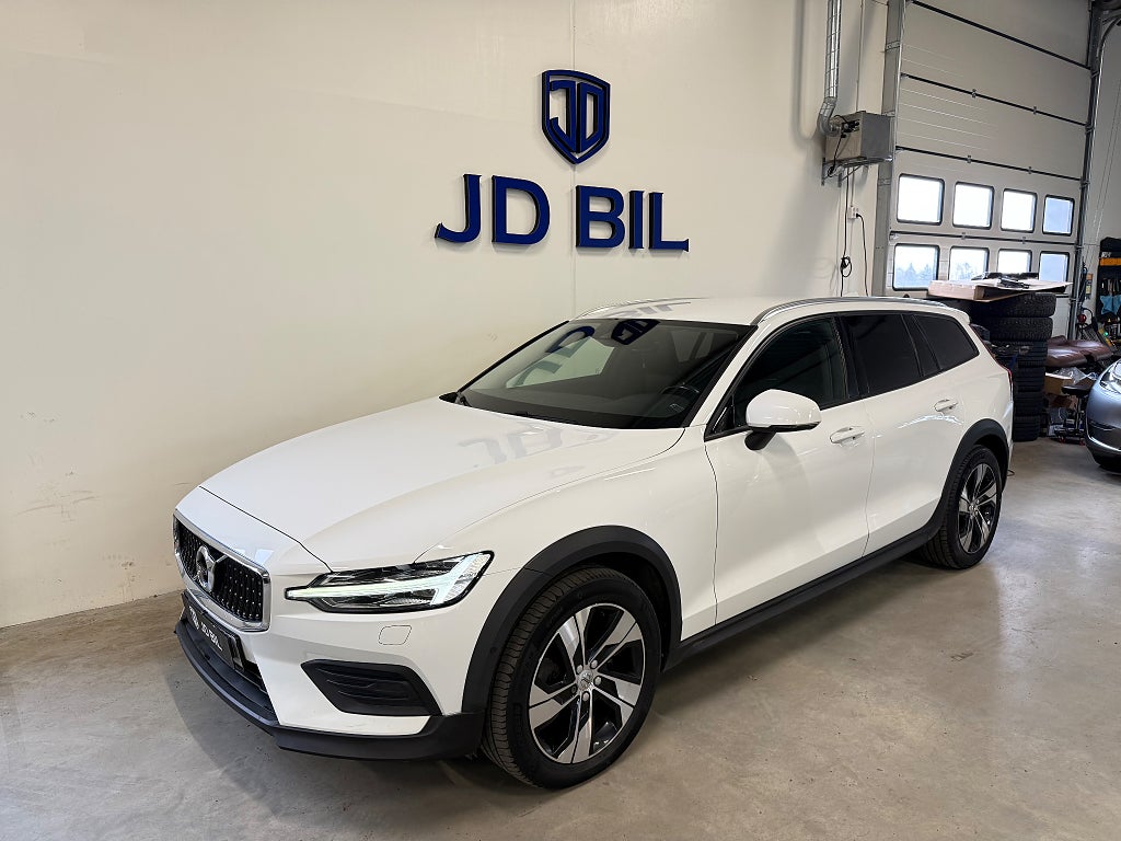 Volvo V60 Cross Country D4 AWD Aut Momentum Bkamera Drag Nyservad 190hk