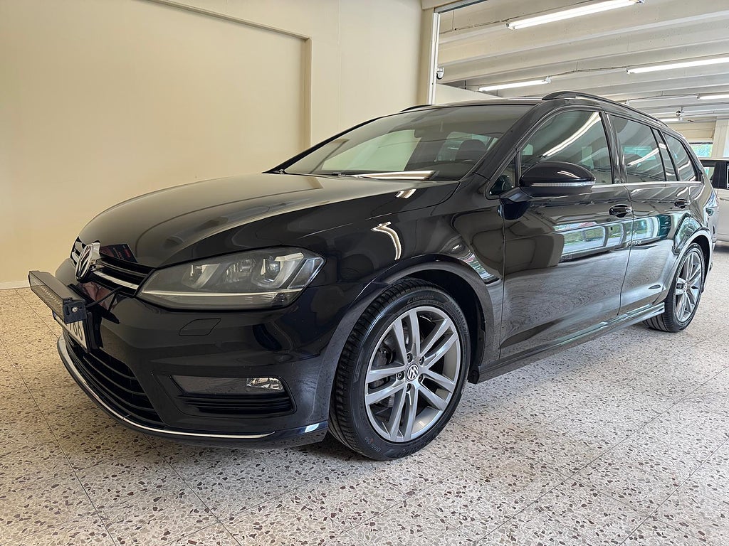 Volkswagen Golf Sportscombi 2.0 TDI, 150hk R-line Värmare Drag Kamera