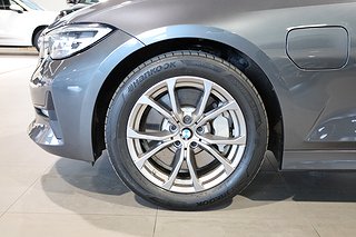 Sedan BMW 330e 10 av 25