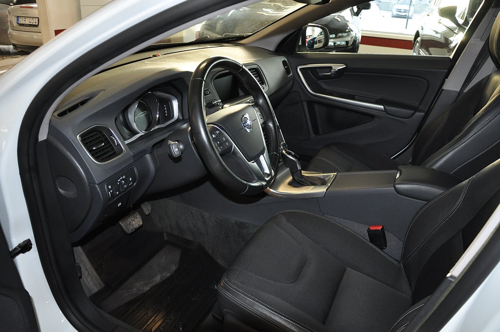 Volvo V60 2018 - miniatyr 13