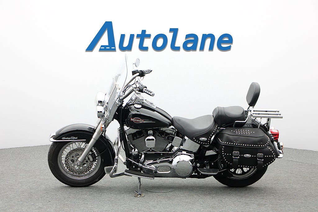 Harley-Davidson Heritage Softail Classic *Nyservad