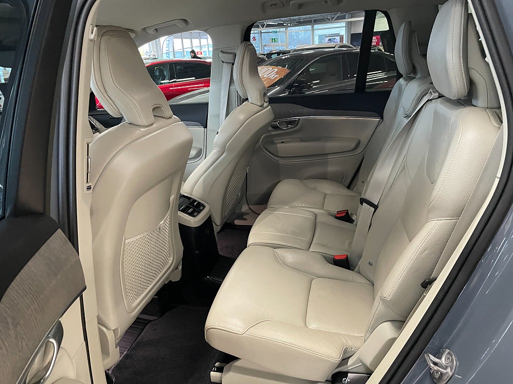Volvo XC90 Recharge T8 AWD R-Design 7 Säten Plus Dark