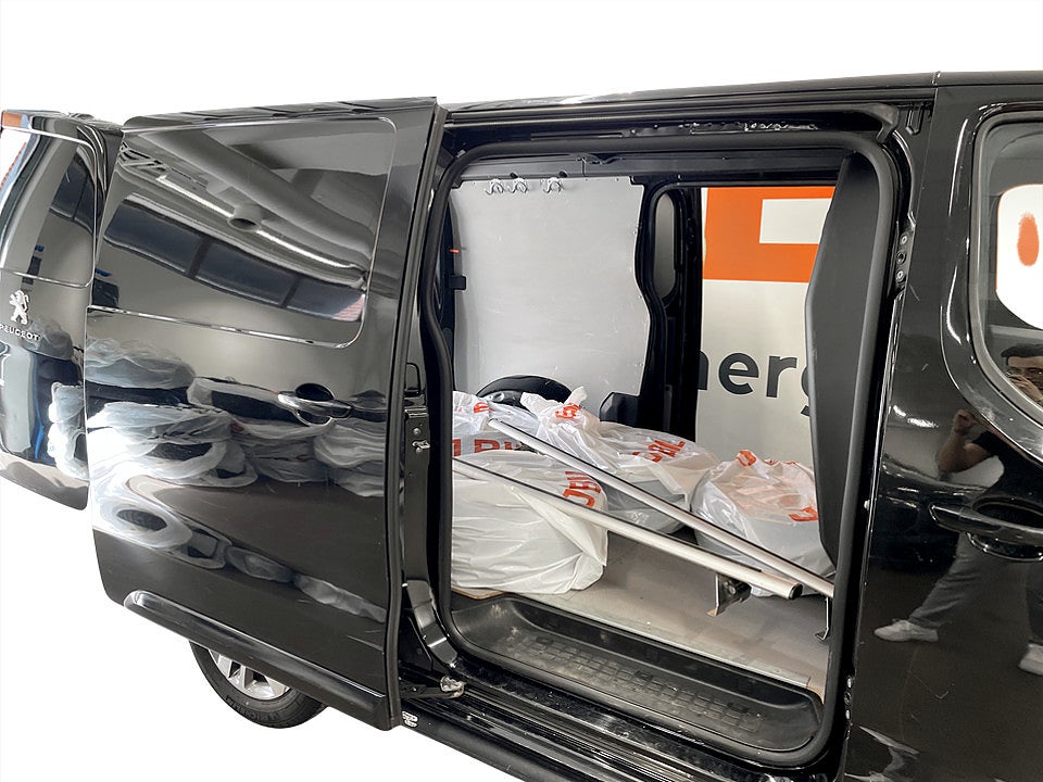 Bild på Peugeot Expert PRO+ North Pack 2.0 BHDi 120hk Aut L2 B-KAMERA CARPLAY