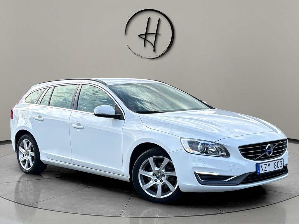 Volvo V60 Momentum 1-Ägare Dragkrok Facelift * Ny-Kamrem * 