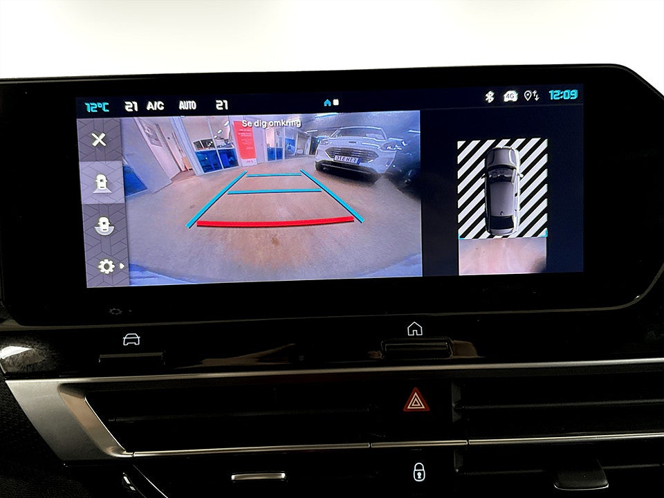 Bild på Citroën C4-X Shine 1.2 PT 130hk Aut B-KAMERA NAVI