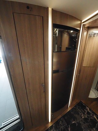Husbil-integrerad Kabe TM I 910 GB 11 av 23
