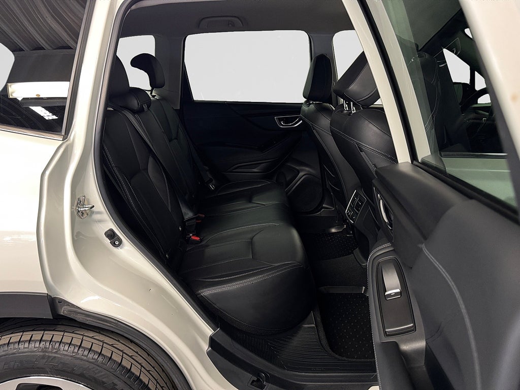 Subaru Forester e-Boxer XFuel 4WD Aut Ridge Navi Drag Kamera Adp-fart bild 18