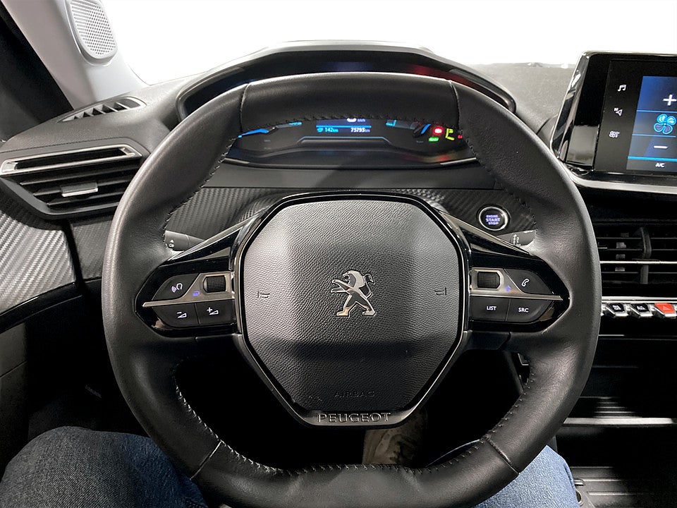 Bild på Peugeot E-2008 Active 50kWh 136hk Aut BACKSENSORER CARPLAY