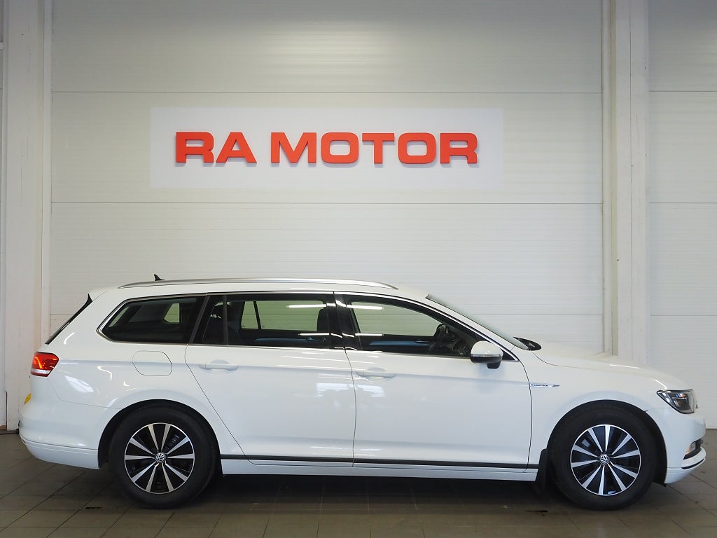 Volkswagen Passat Sportscombi 1.6 TDI 120hk Drag D-Värmare Kamera 2018