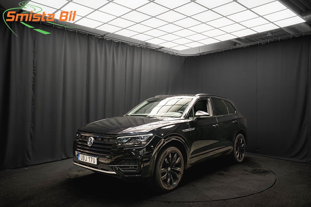 Volkswagen Touareg TDI 4M R-Line BLACK MAX PANO LUFT 21' DRAG D-VÄRM MOMS