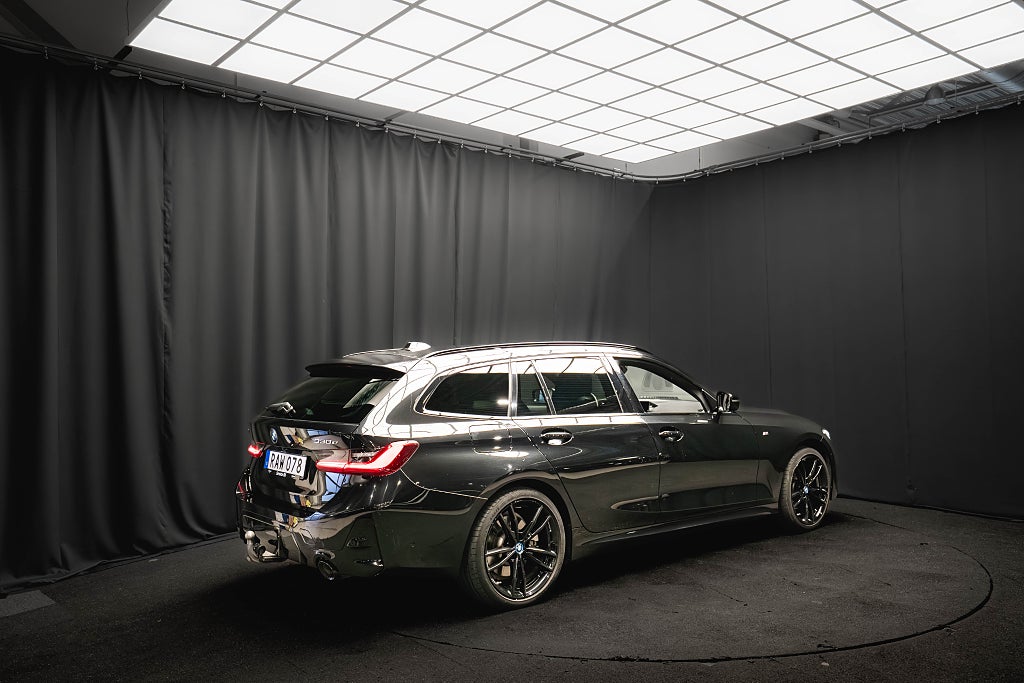BMW 330e xDrive M Sport BLACK DRAG KAMERA 19'' 1-ÄGARE MOMS