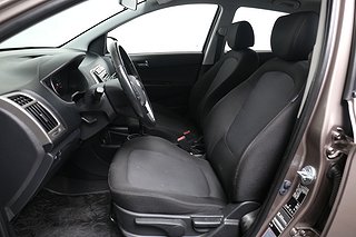 Halvkombi Hyundai i20 8 av 18