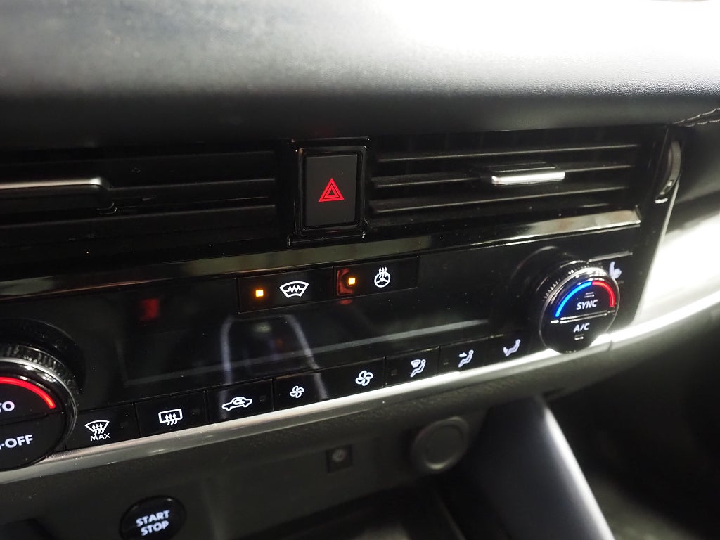 Nissan Qashqai e-POWER 190hk Tekna + Pano Skinn Drag 360° Massage Navi 2022