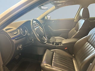 Skoda Superb Kombi 2.0 TDI 4×4 L&K Drag Dvärme CANTON B-kamera S&V – bild 7