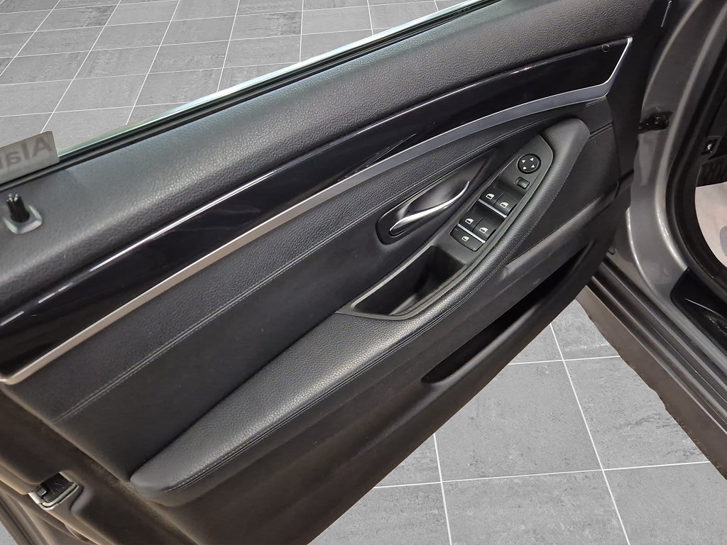 BMW 520d 2011 - miniatyr 6