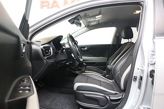 Halvkombi Kia Stonic 11 av 24
