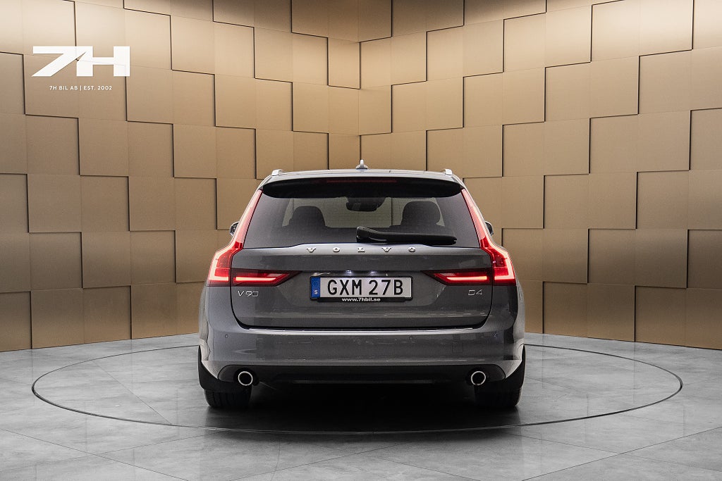 Volvo V90 D4 Momentum Adv / Adaptiv Farth. / Drag
