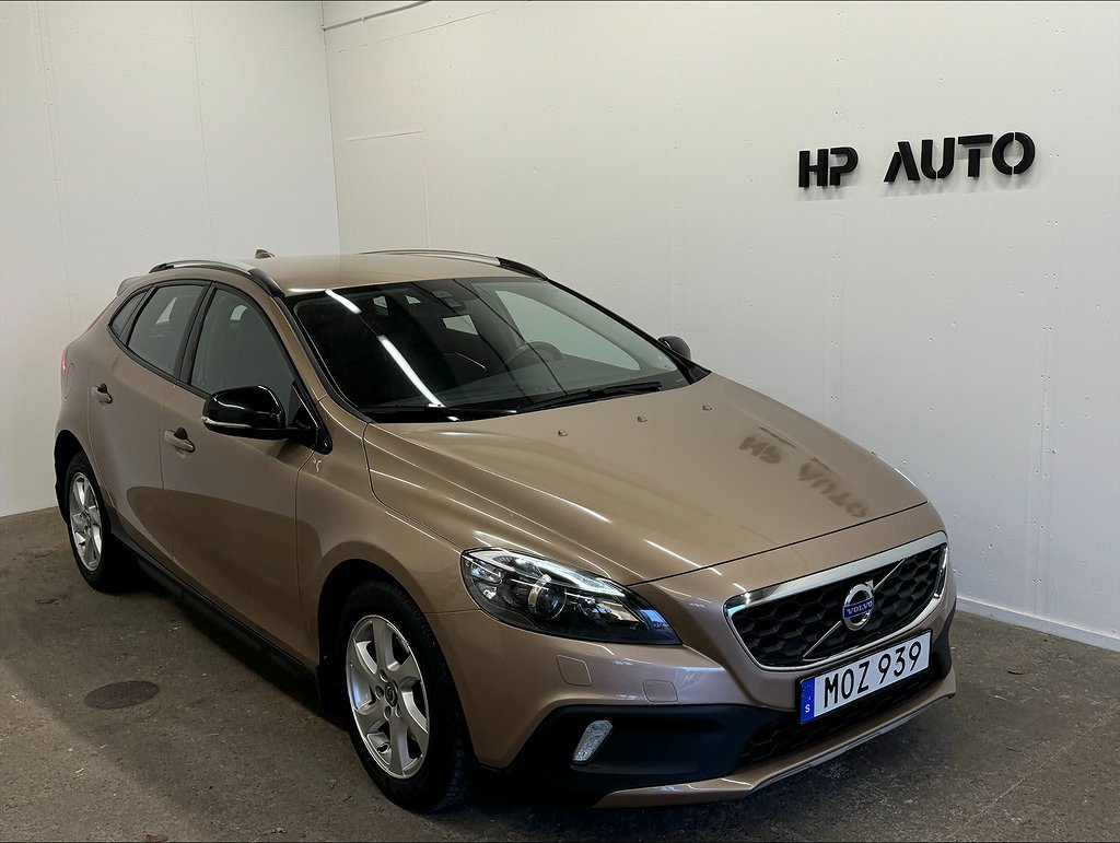 Volvo V40 Cross Country T4 Momentum Aut Lågmil