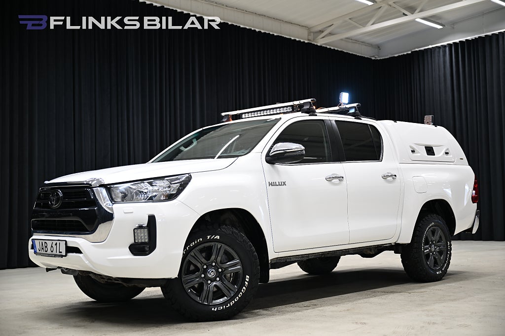 Toyota Hilux 2.4 AWD 150HK Automat|Dubbelhytt|Kåpa|Drag|Värmare|Moms