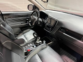 SUV Mitsubishi Outlander 16 av 25