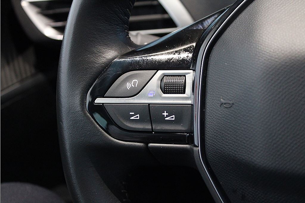 Bild på Peugeot 5008 Active Pack 1.2 PT 130hk Aut - 7-SITS, B-KAMERA