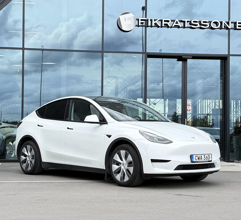 Tesla Model Y Standard Range RWD