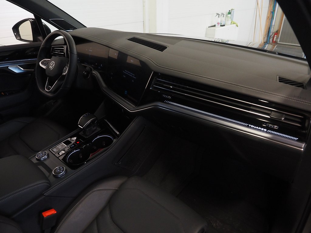Volkswagen Touareg TDI 286hk 4M R-Line Black | Se Spec! | 2025