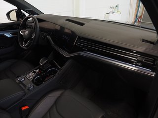 SUV Volkswagen Touareg 9 av 26
