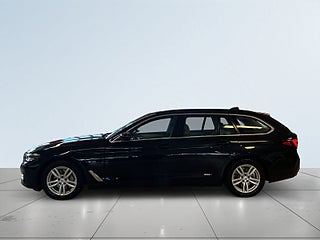BMW 530e xDrive Touring MOMS Drag Kamera Rattvärme Navi S&V-däck