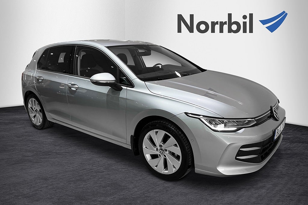 Volkswagen Golf eTSI 150 Life Edition Värmare Backkamera