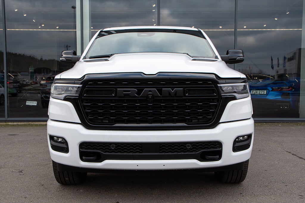 Dodge RAM 1500 Limited Night Rambox 2.384 kr årsskatt! E85