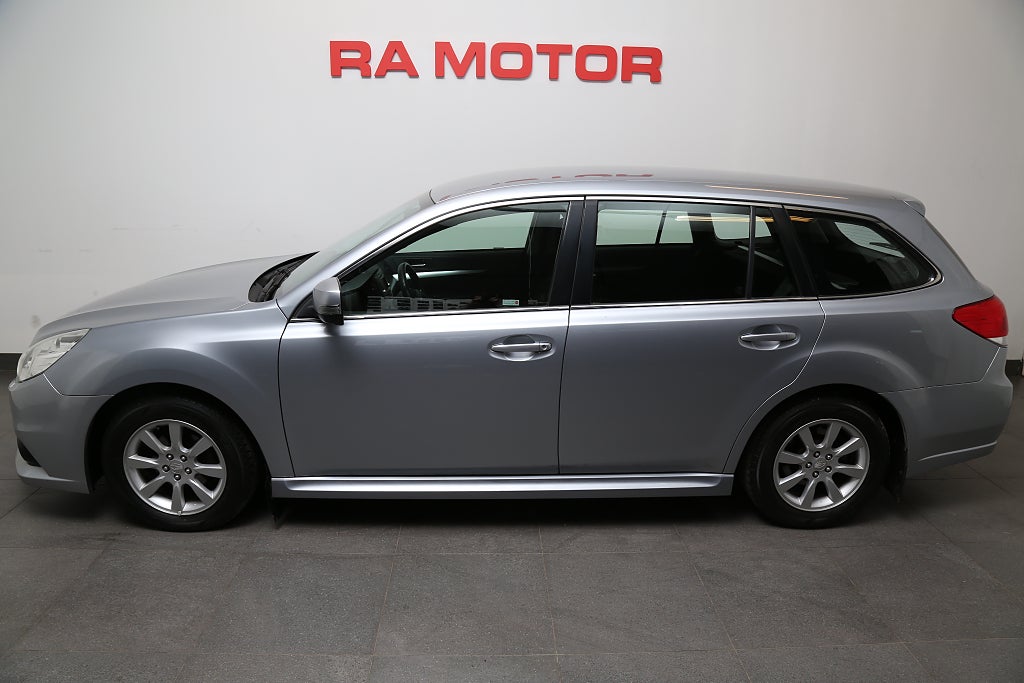 Subaru Legacy 2,5i 173hk Business AWD Kombi Motorv Drag 2013