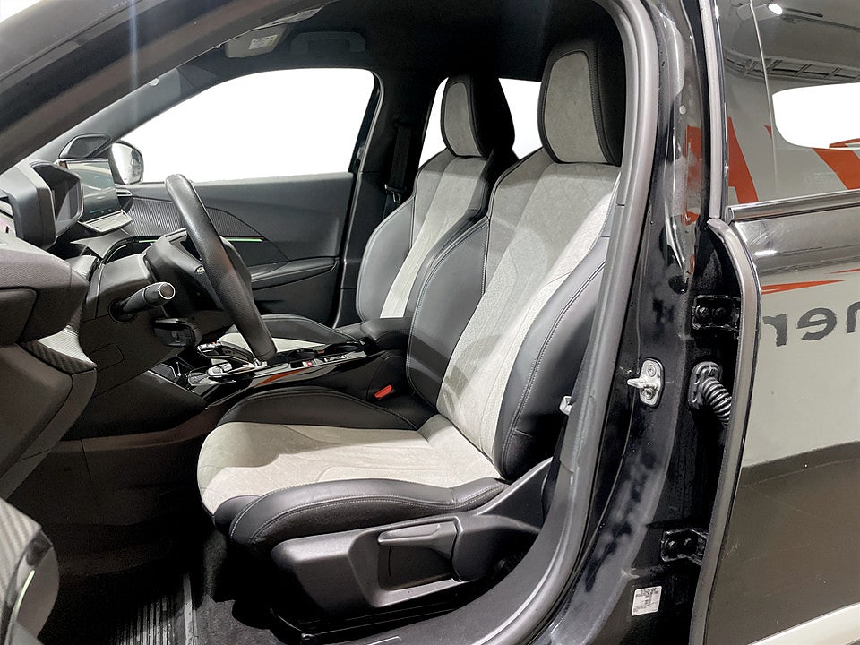 Bild på Peugeot E-2008 GT 50kWh 136hk Aut - B-KAMERA, CARPLAY