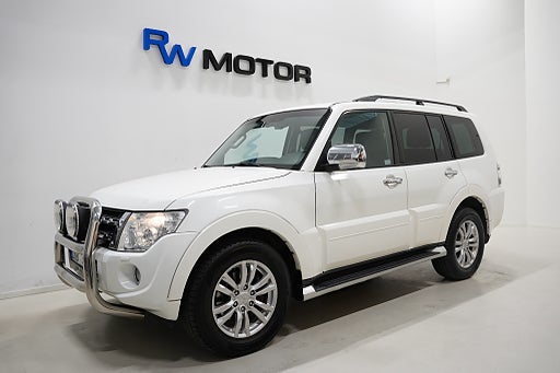 Mitsubishi Pajero 3.2 4WD 200hk 7 sits B-kamera M-värmare Dragkrok Skinn