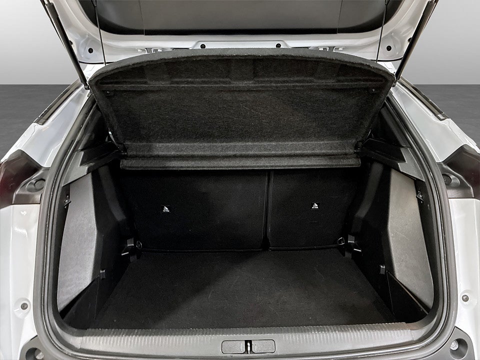 Bild på Peugeot 2008 Allure 1.2 PT 130hk B-KAMERA CARPLAY